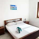 Sole Di Sicilia كاستيلوزو