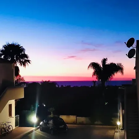 Sole Di Sicilia 3* كاستيلوزو
