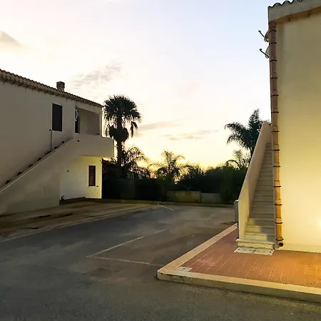 Sole Di Sicilia كاستيلوزو